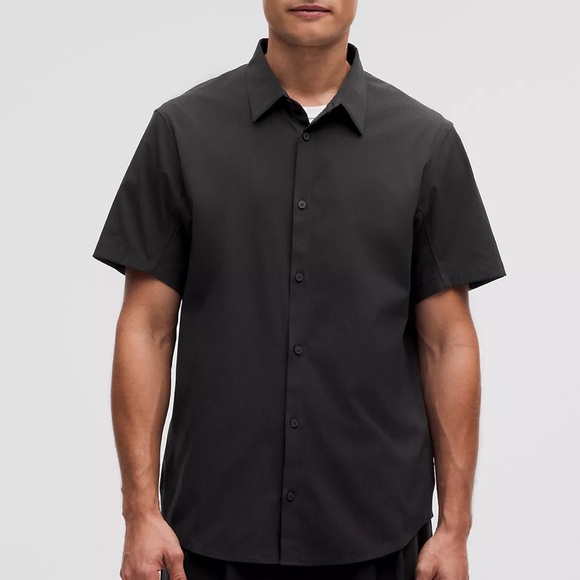 Black Lulu Lemon Collared Shirt - Picture 1 of 1